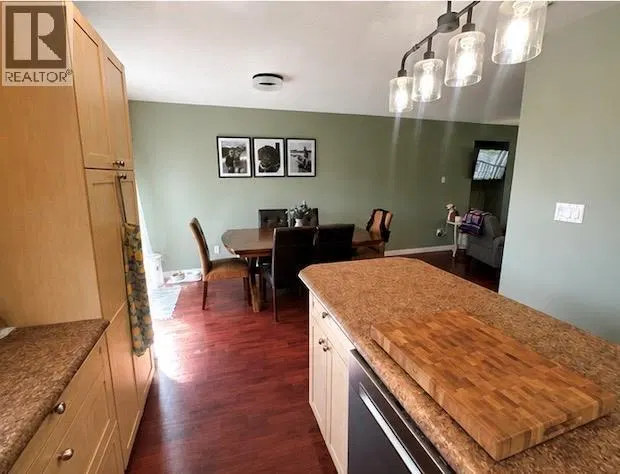 Photo 4 of 20 at 5213 40 ST NE Street