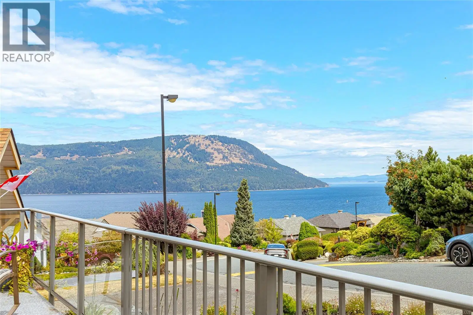 571 Marine View