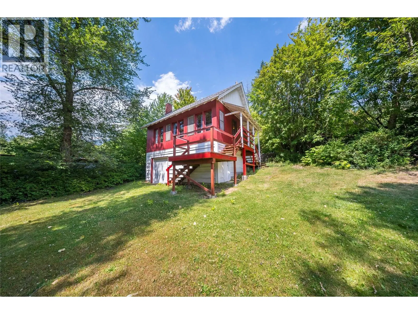 Photo 1 of 39 at 3824 Broadwater Road