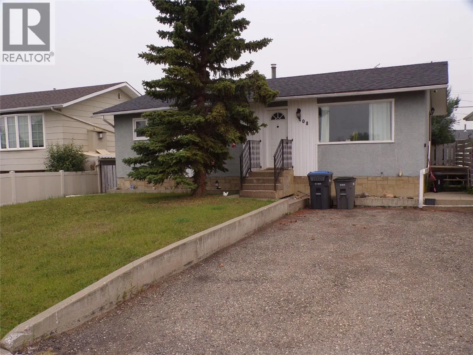 Photo 1 of 36 at 408 96A Avenue