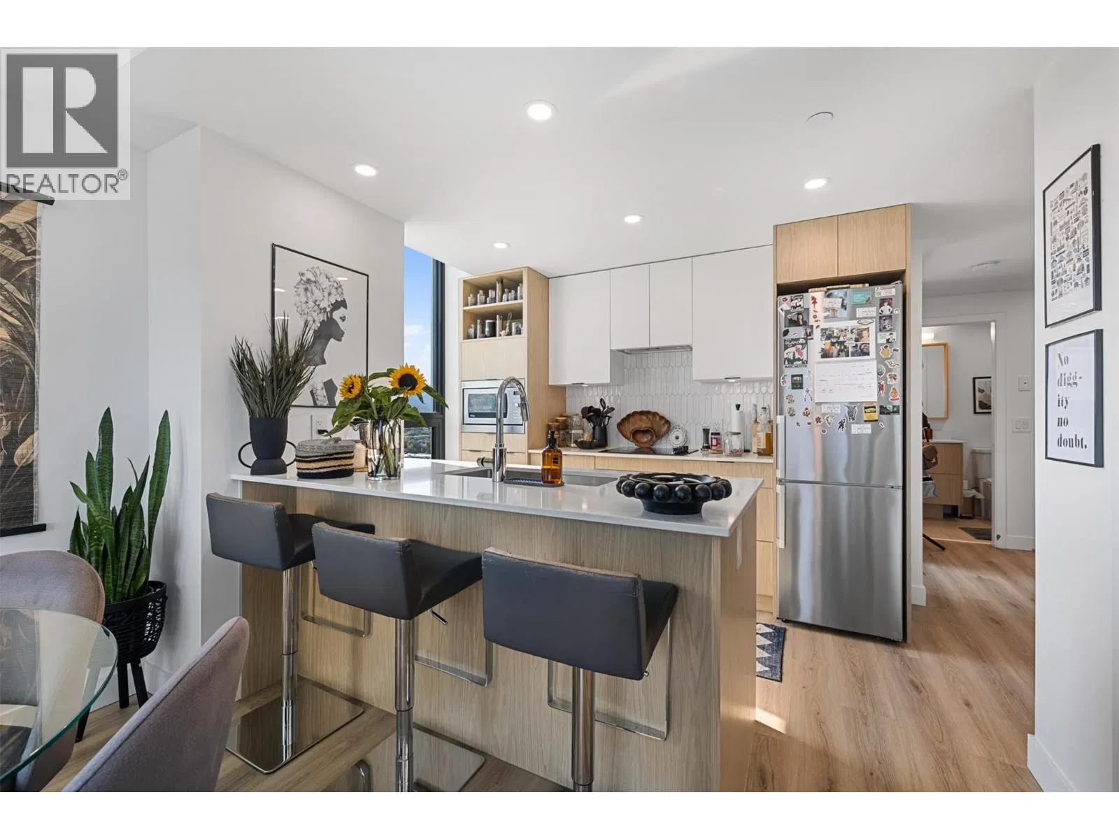Photo 4 of 35 at #2308 – 1488 Bertram Street
