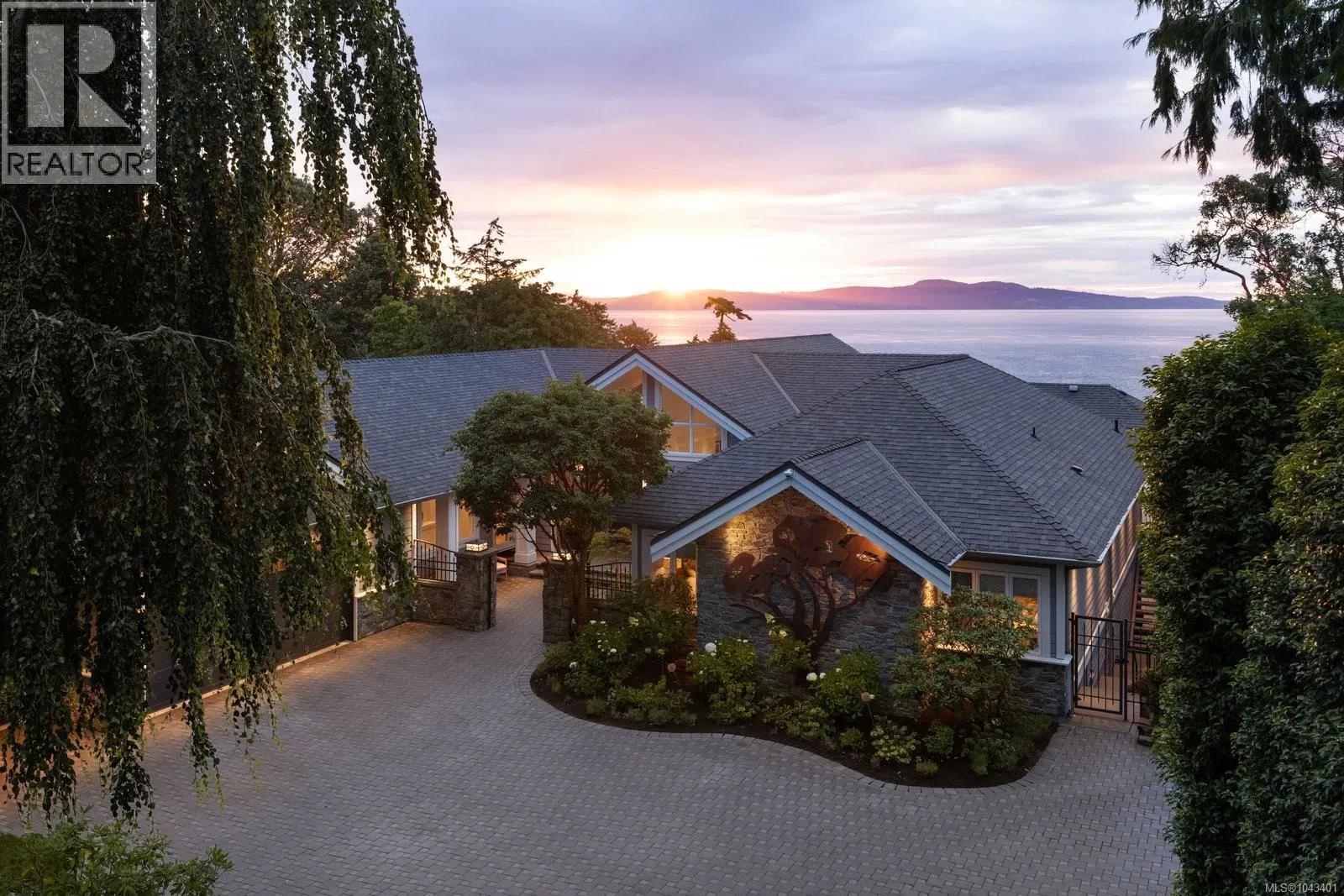 Photo 1 of 64 at 2226 Arbutus Road