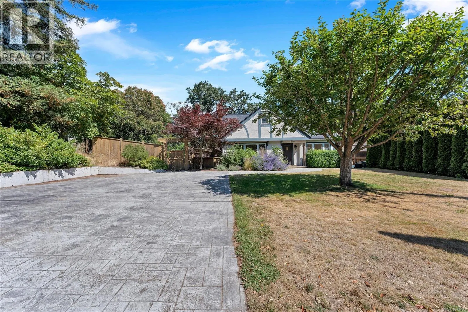 Photo 4 of 53 at 1514 Shorncliffe Road