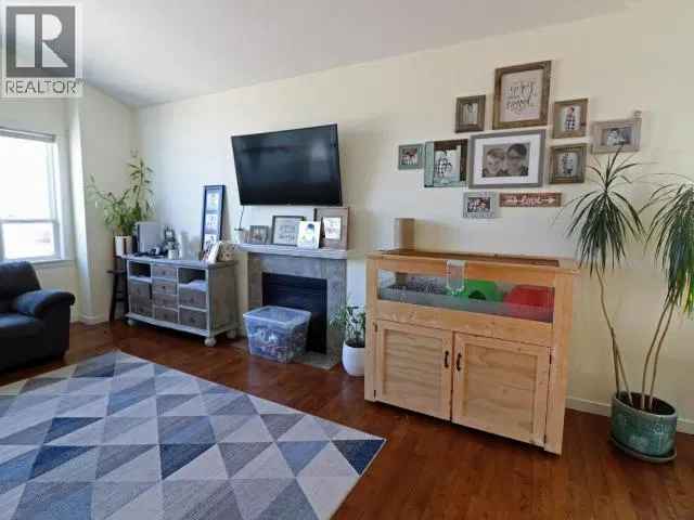 Photo 5 of 8 at 2037 Stagecoach Drive