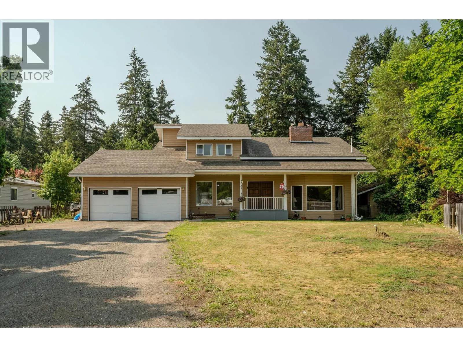 Photo 1 of 71 at 4289 DUNSMUIR Road