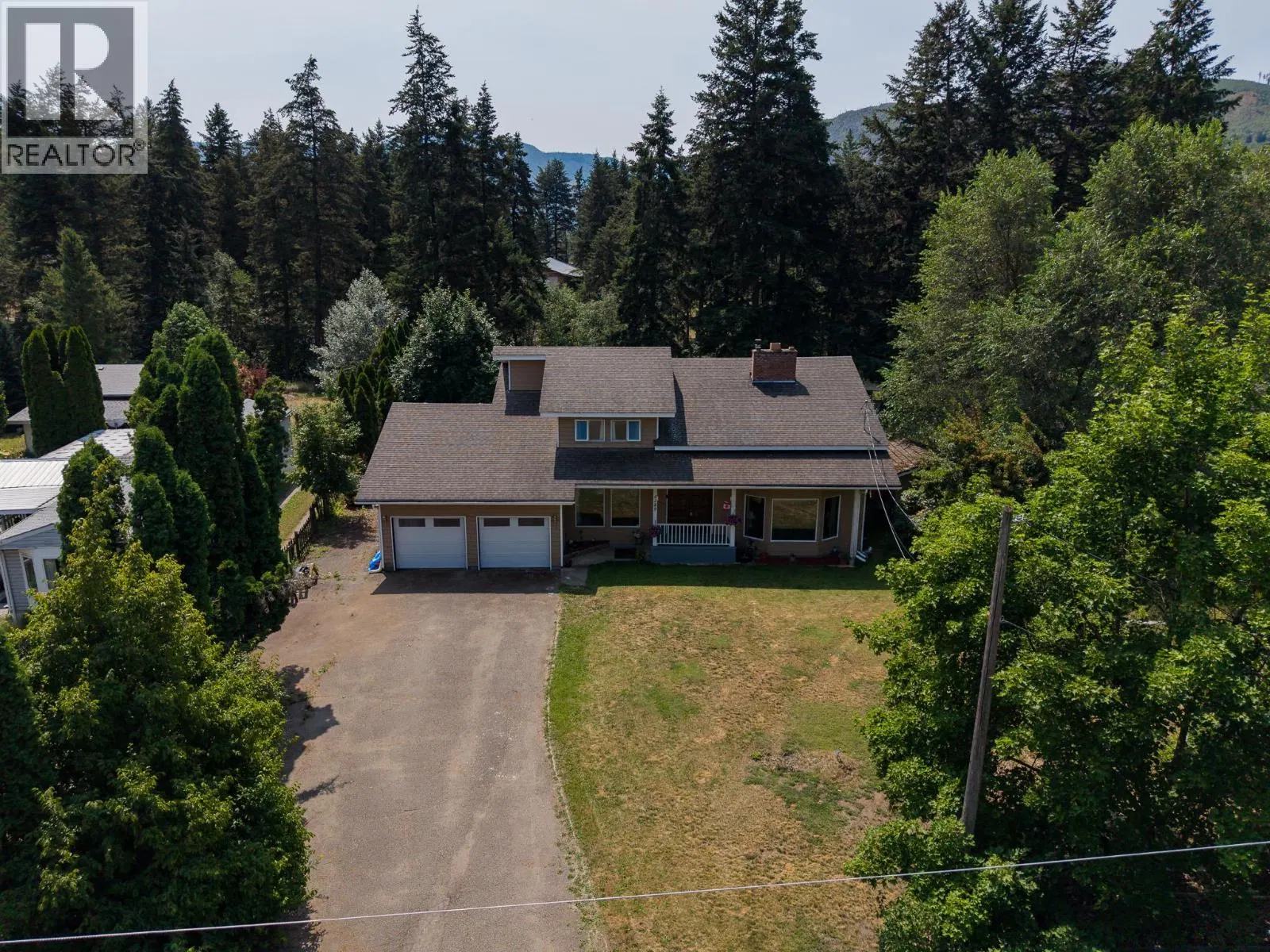 Photo 2 of 71 at 4289 DUNSMUIR Road