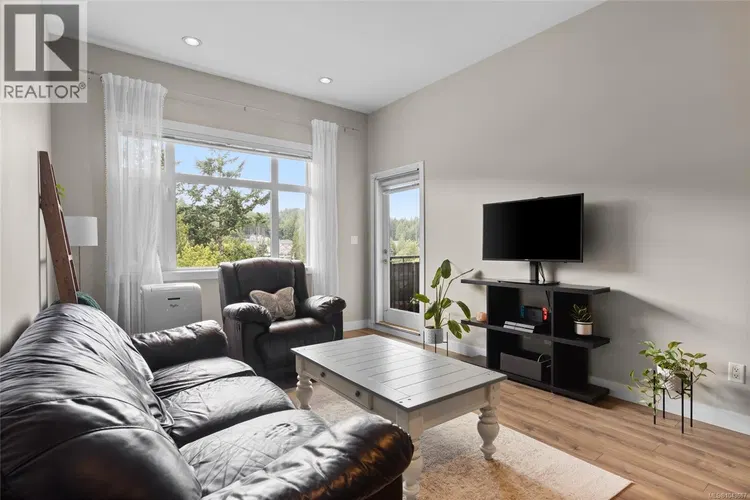 Photo 2 of 29 at #417 – 2655 Sooke Road