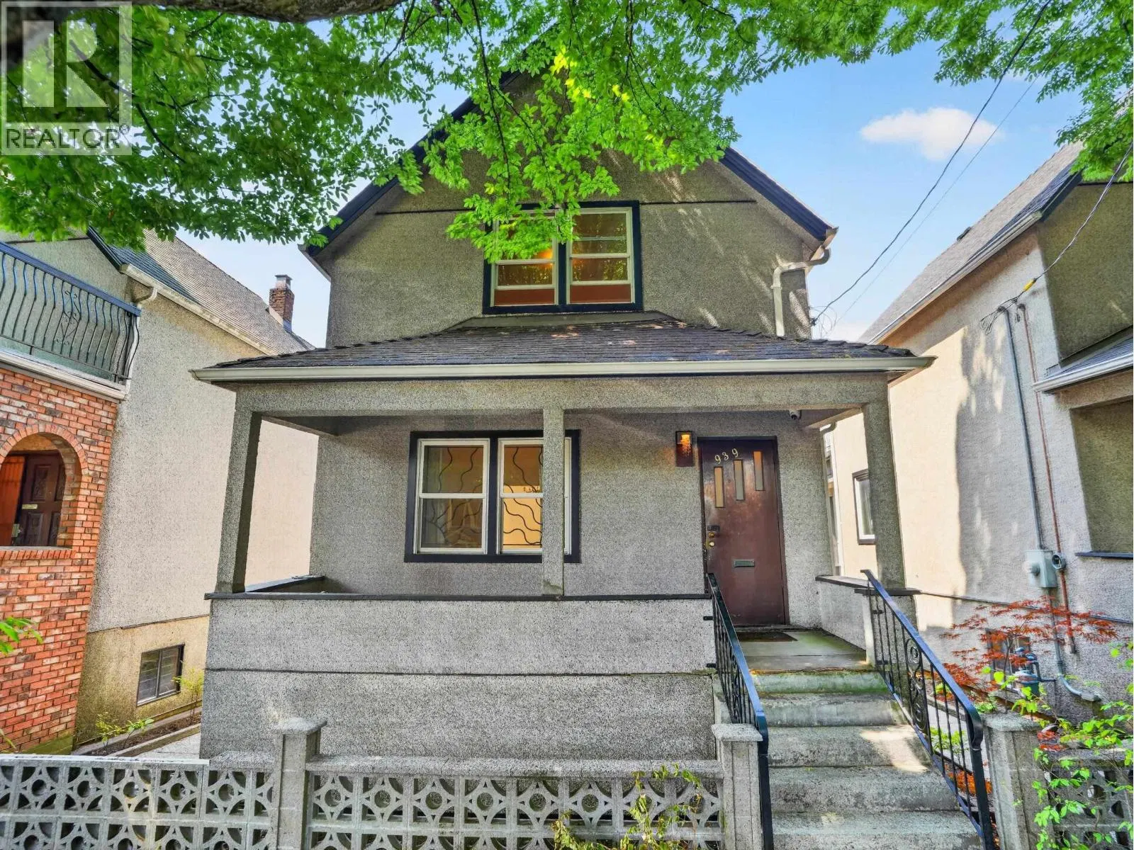 Photo 4 of 40 at 945-927 PRINCESS Avenue