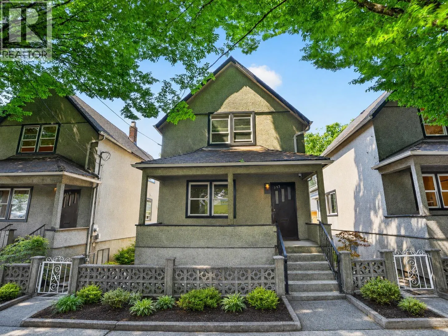Photo 5 of 40 at 945-927 PRINCESS Avenue