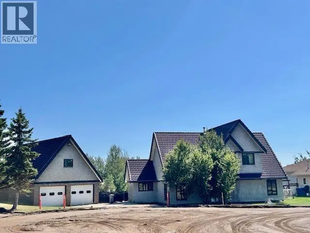 Photo 1 of 40 at 5516 MINNAKER Crescent