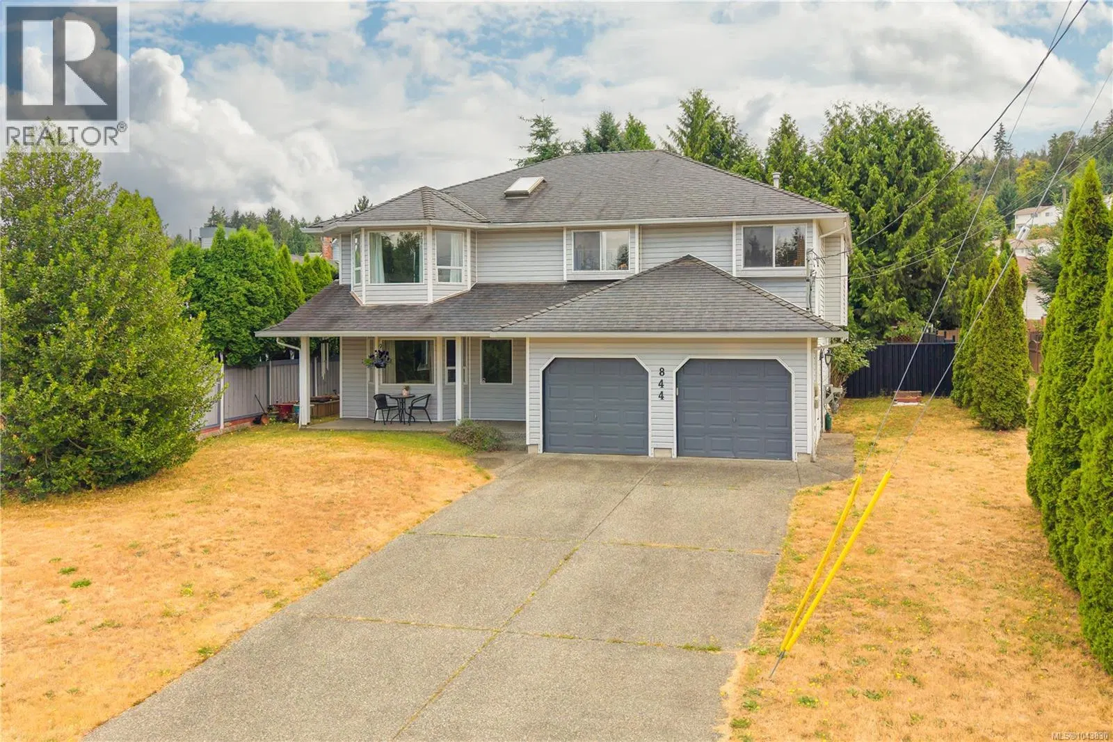 Photo 2 of 56 at 844 Therres Crescent