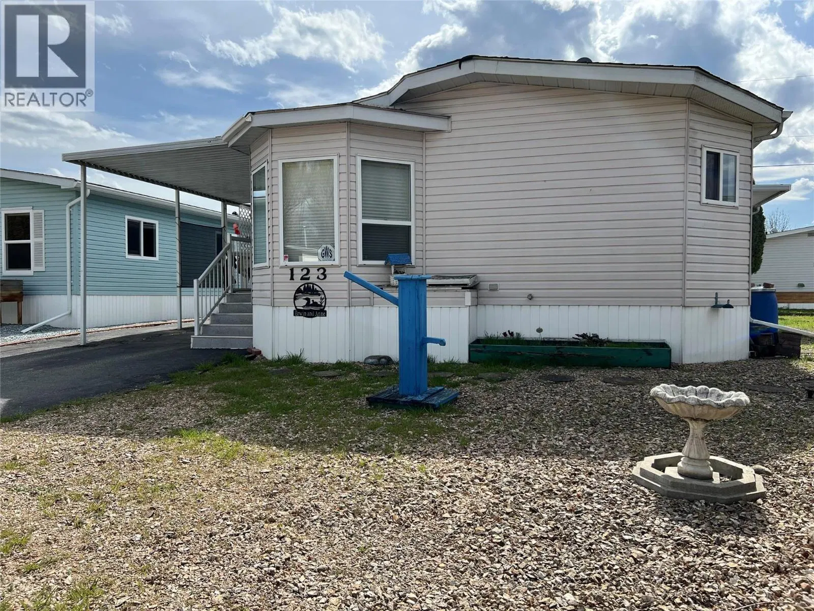 #123 – 5484 25 Avenue