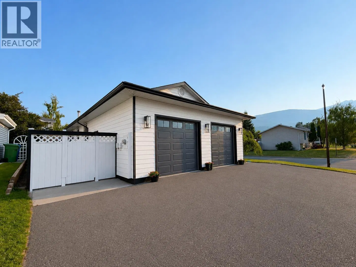 Photo 1 of 40 at 1411 DRIFTWOOD Crescent