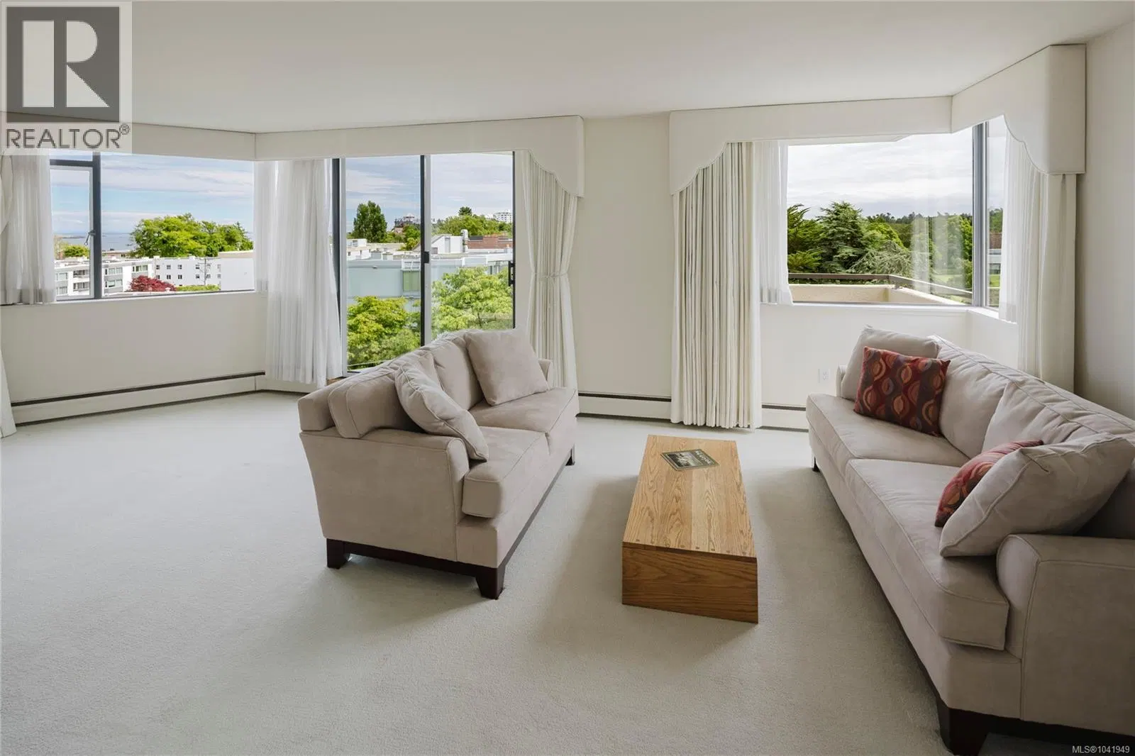 Photo 2 of 29 at #603 – 1420 Beach Drive