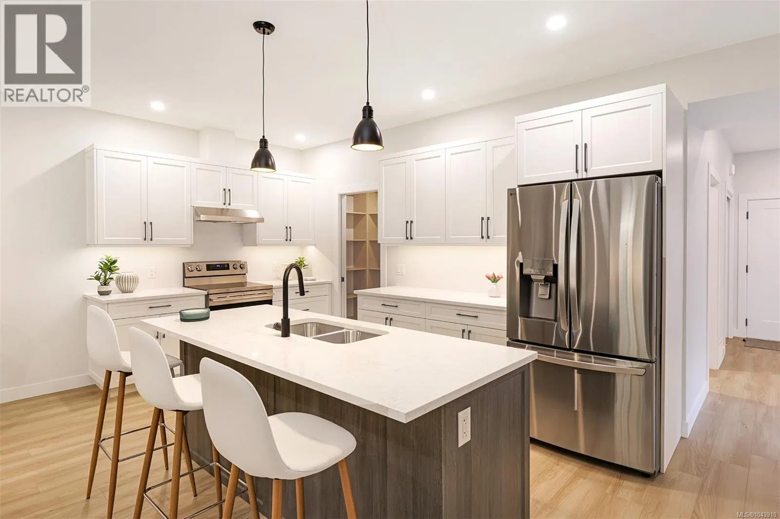 Photo 1 of 18 at #2 – 1505 Croation Road