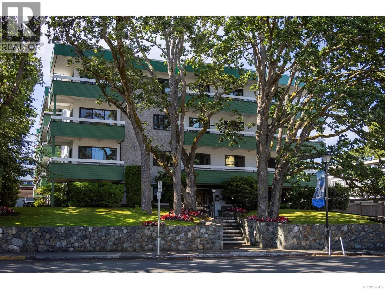 #307 – 2095 Oak Bay Avenue