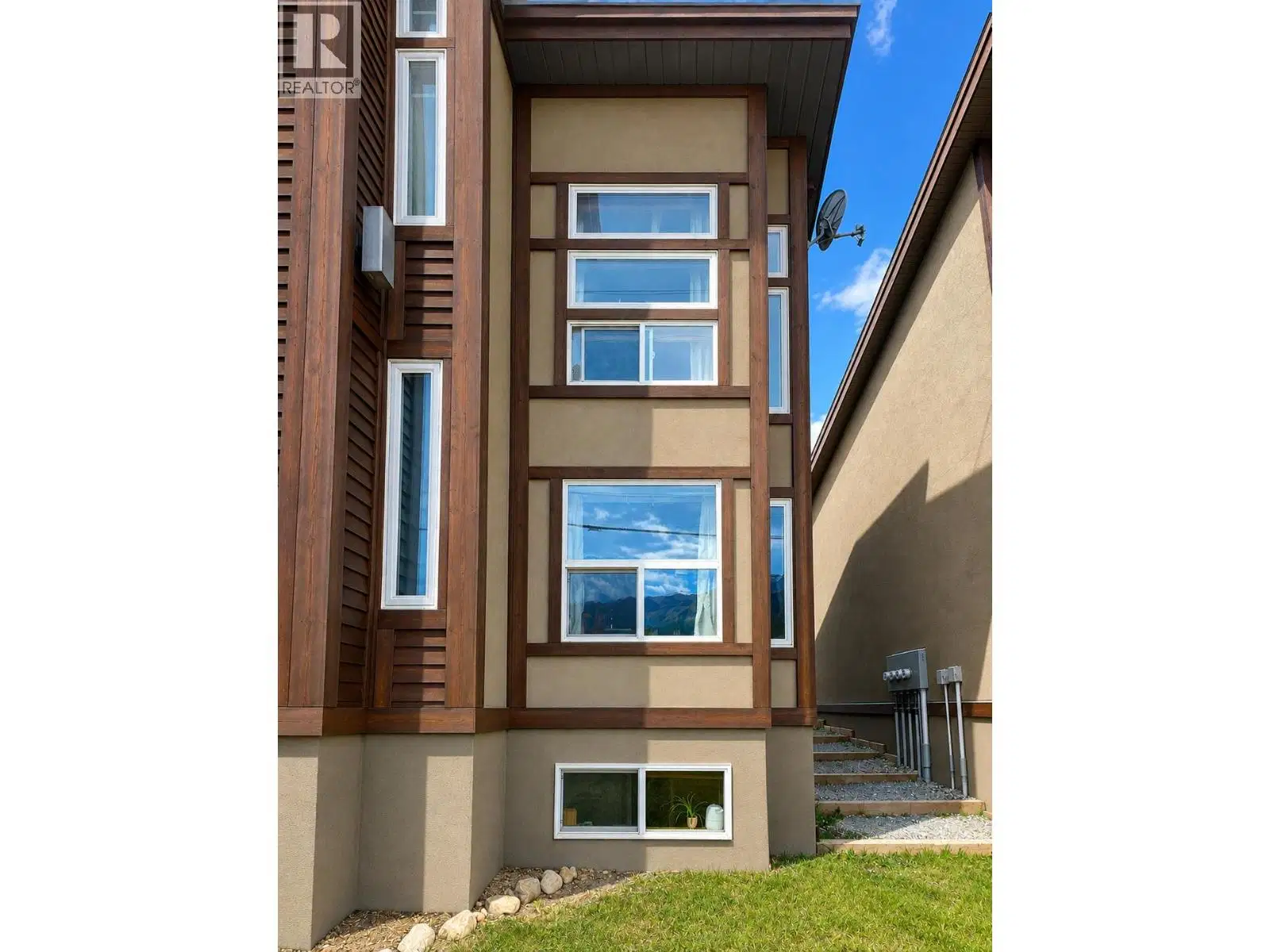 #3 – 1110 11th Avenue