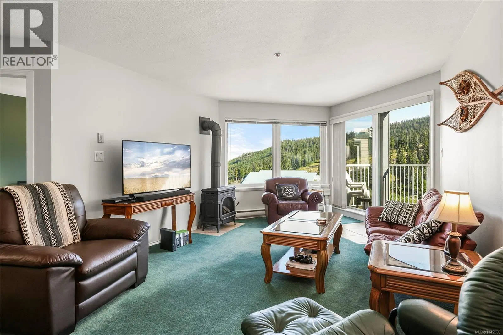 Photo 4 of 31 at #215 – 1320 Henry Road