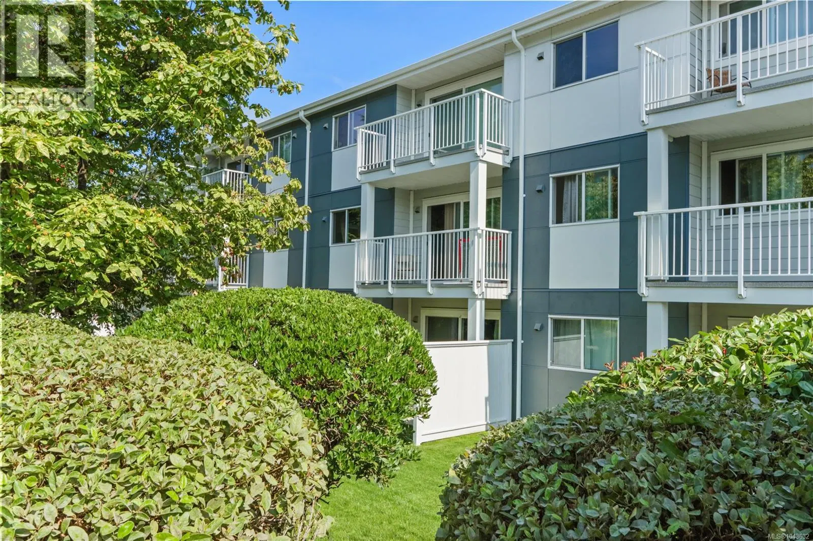 Photo 3 of 22 at #216 – 1600 Dufferin Crescent