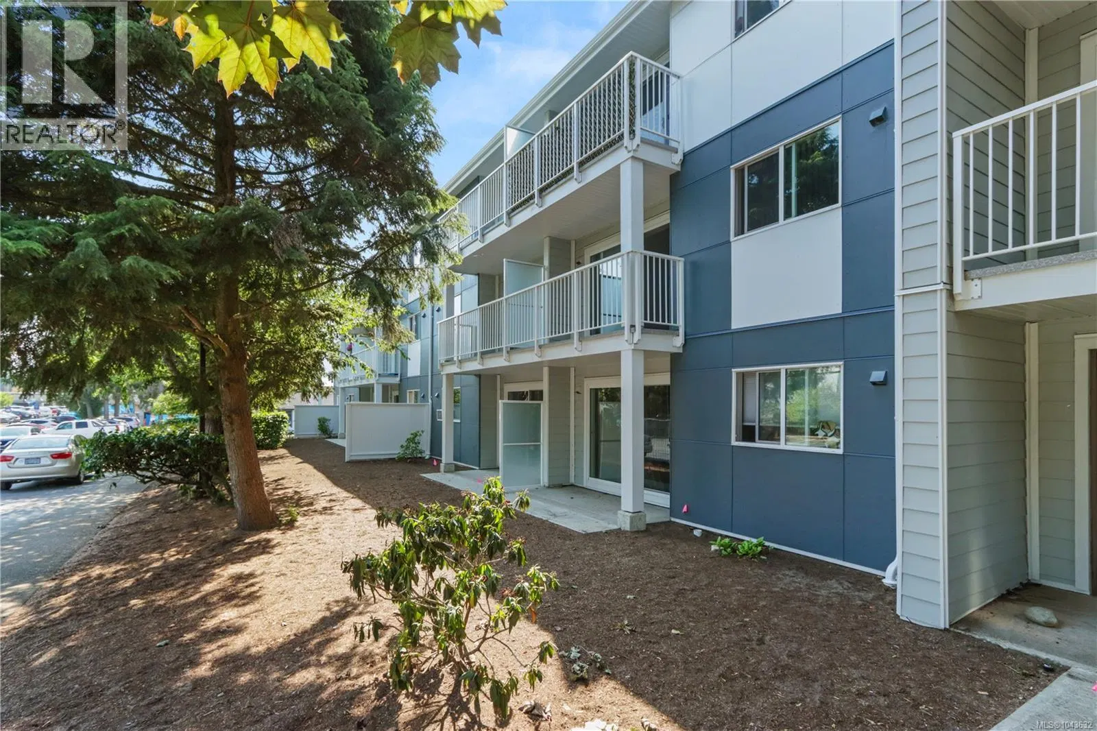 Photo 4 of 22 at #216 – 1600 Dufferin Crescent