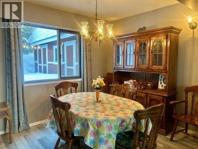 Photo 4 of 15 at 5735 GAIRDNER Crescent