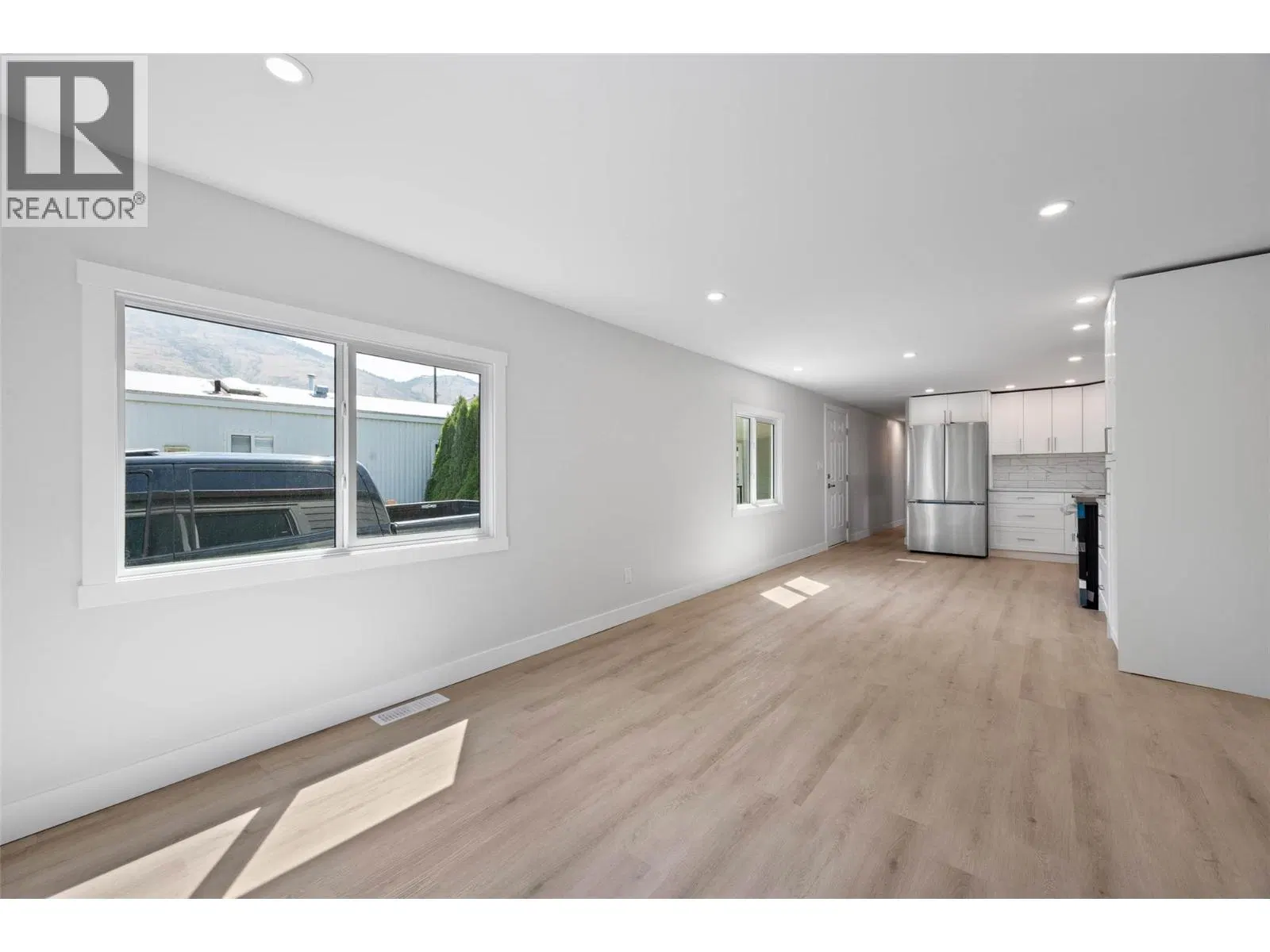 Photo 5 of 32 at #14 – 2805 Westsyde Road