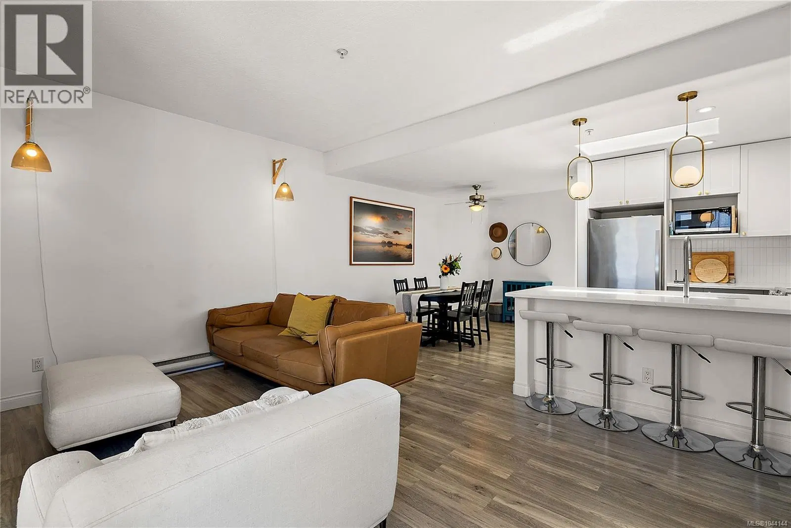Photo 1 of 24 at #404 – 1258 Esquimalt Road