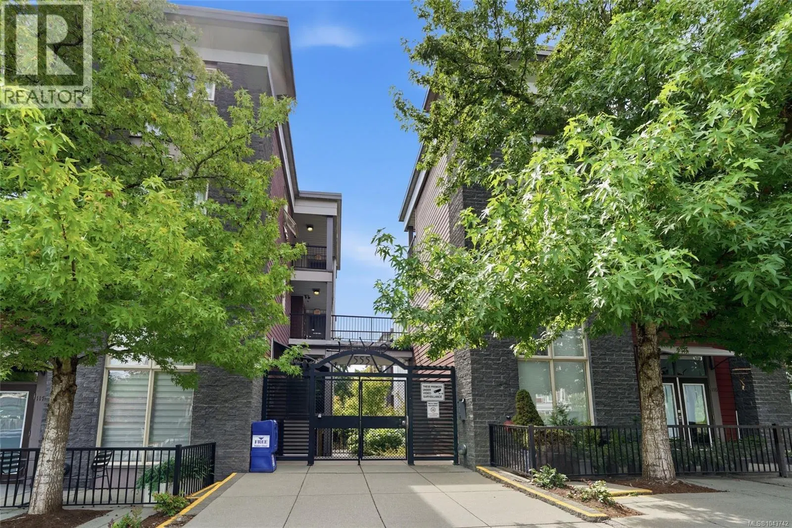 #304 – 555 Franklyn Street