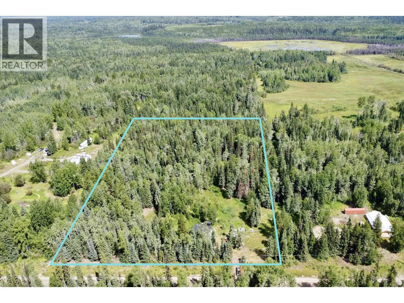 Photo 2 of 10 at 25140 ISLE PIERRE-REID LAKE ROAD