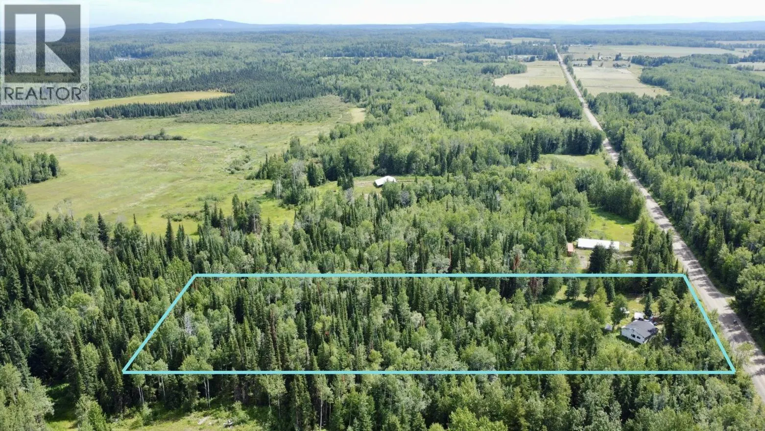 Photo 3 of 10 at 25140 ISLE PIERRE-REID LAKE ROAD