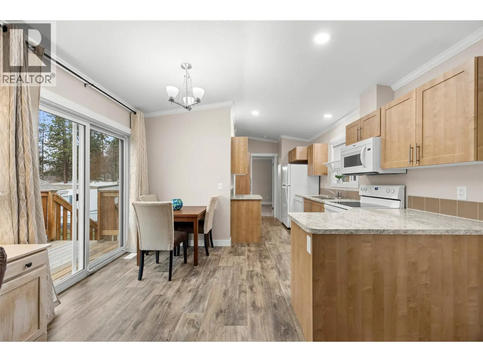 Photo 4 of 23 at #33 – 1860 Boucherie Road