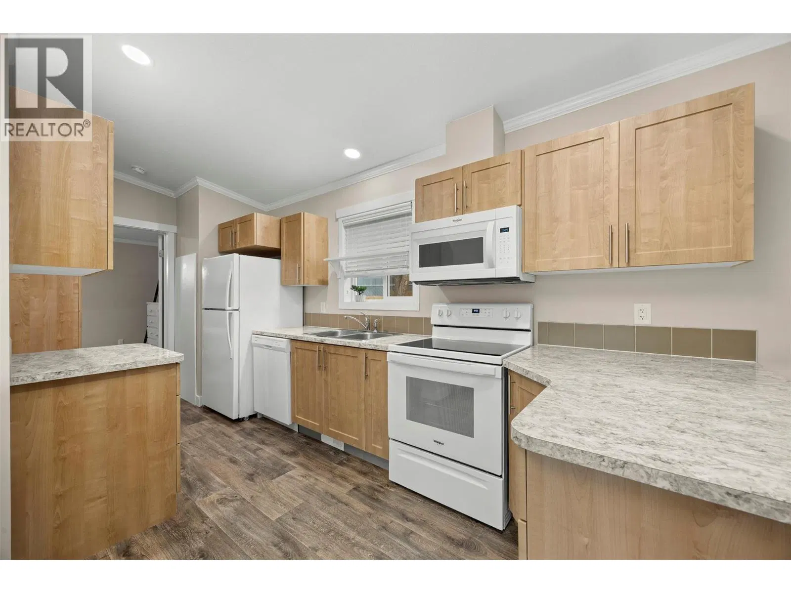 Photo 5 of 23 at #33 – 1860 Boucherie Road