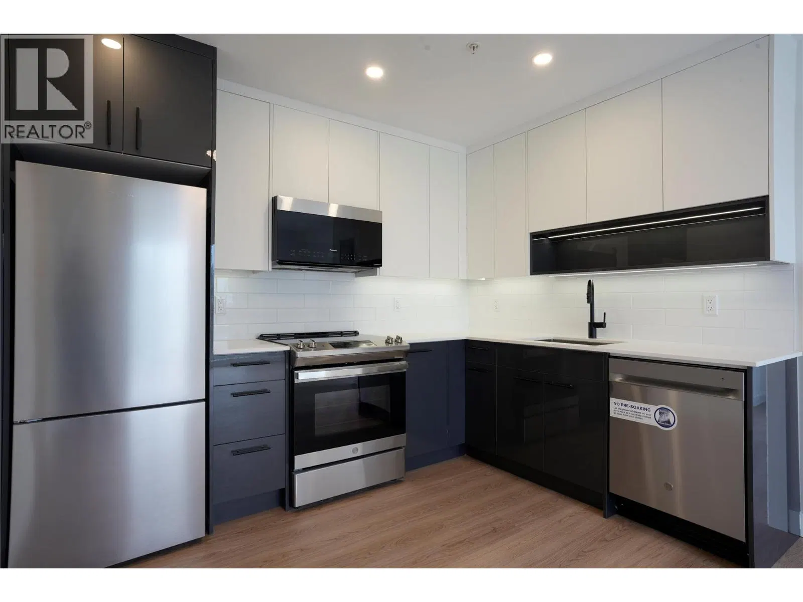 #418 – 1380 Pridham Avenue