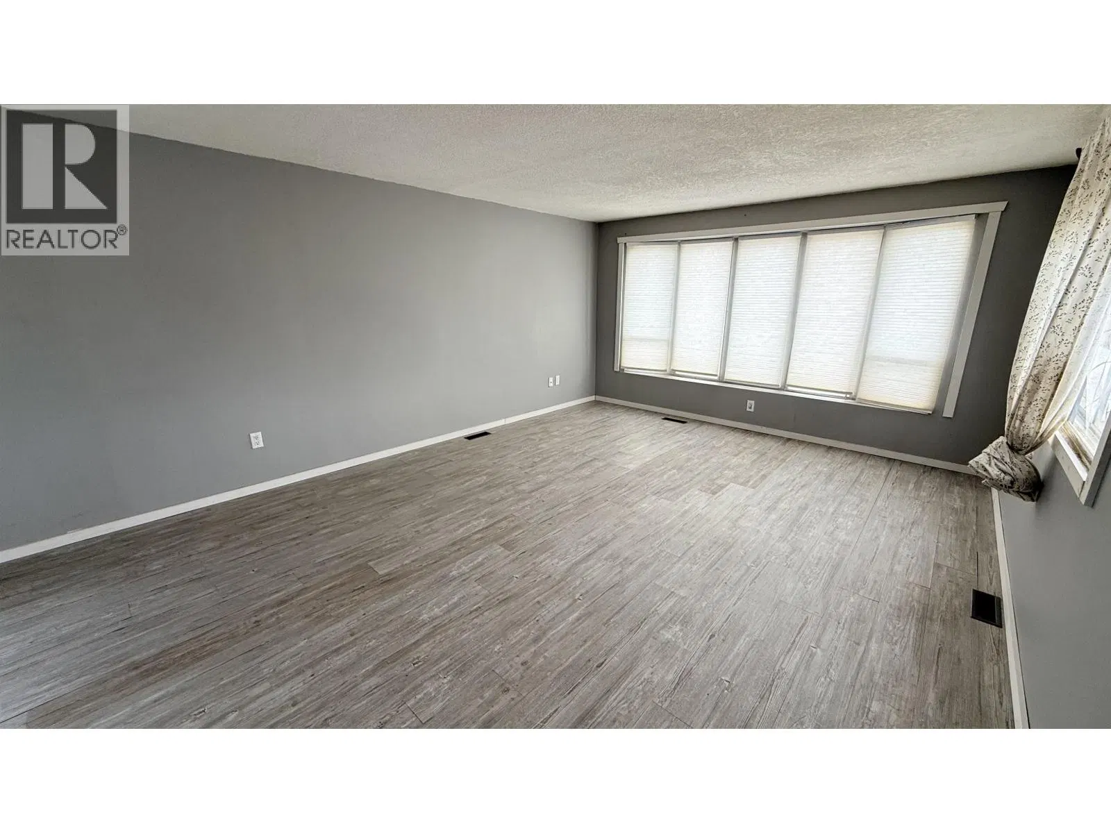 Photo 4 of 29 at #166 – 9207 82 Street