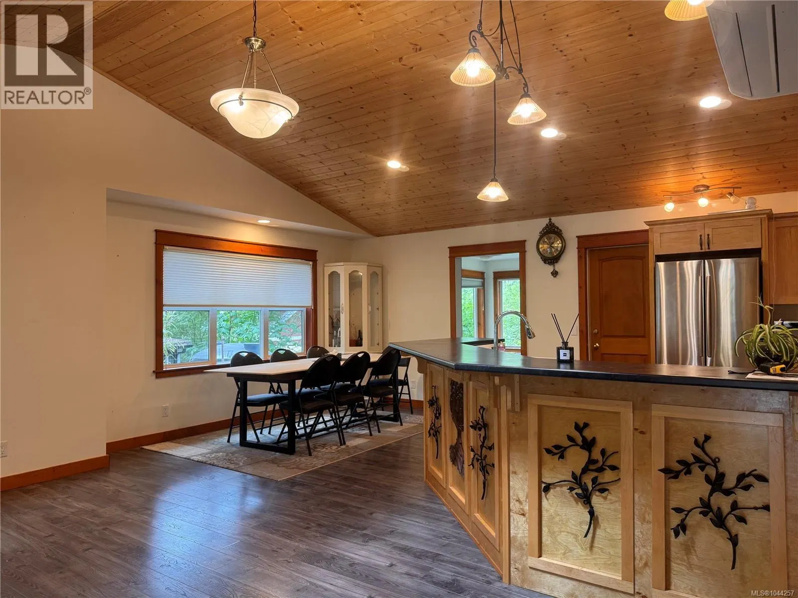Photo 5 of 24 at 685 Rollo Road
