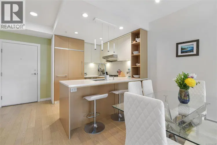 Photo 4 of 24 at #211 – 1033 Cook Street
