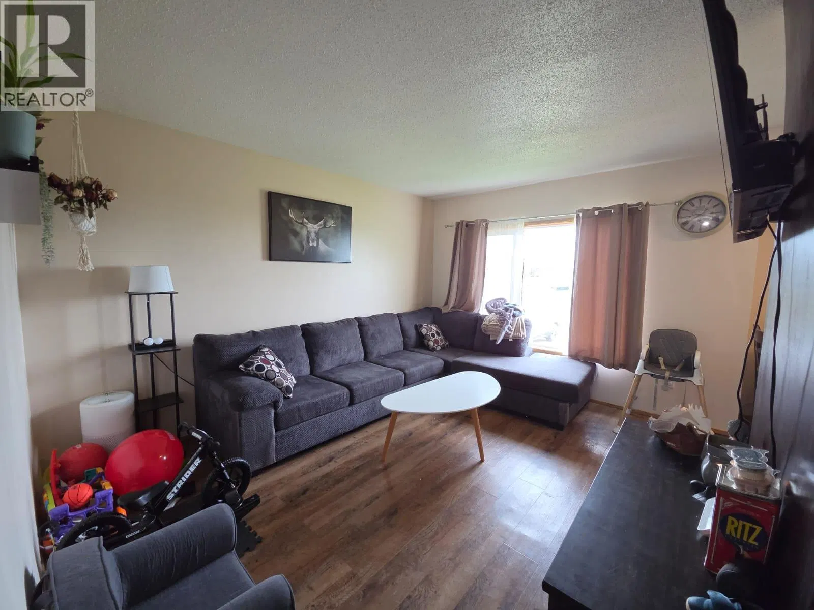 Photo 3 of 29 at 4911/4913 56 Avenue