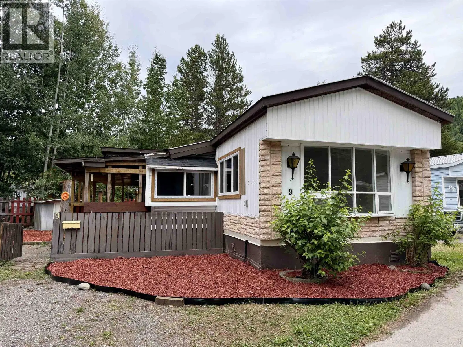 #9 – 4620 LOWRIE Avenue