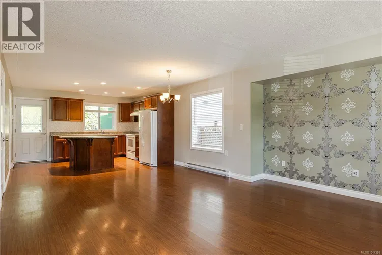 Photo 3 of 41 at 293 Applegreen Avenue