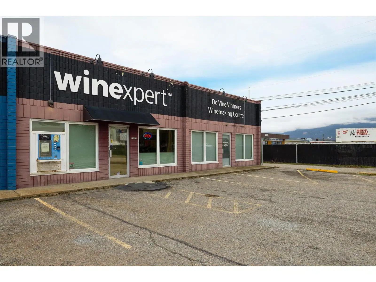 #2A & 3A – 4313 25 Avenue