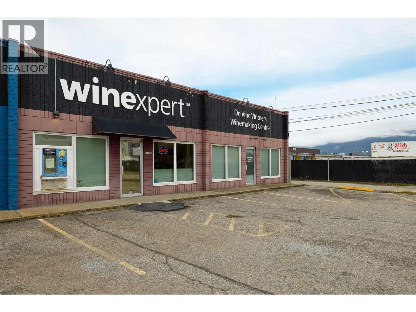 #2A & 3A – 4313 25 Avenue