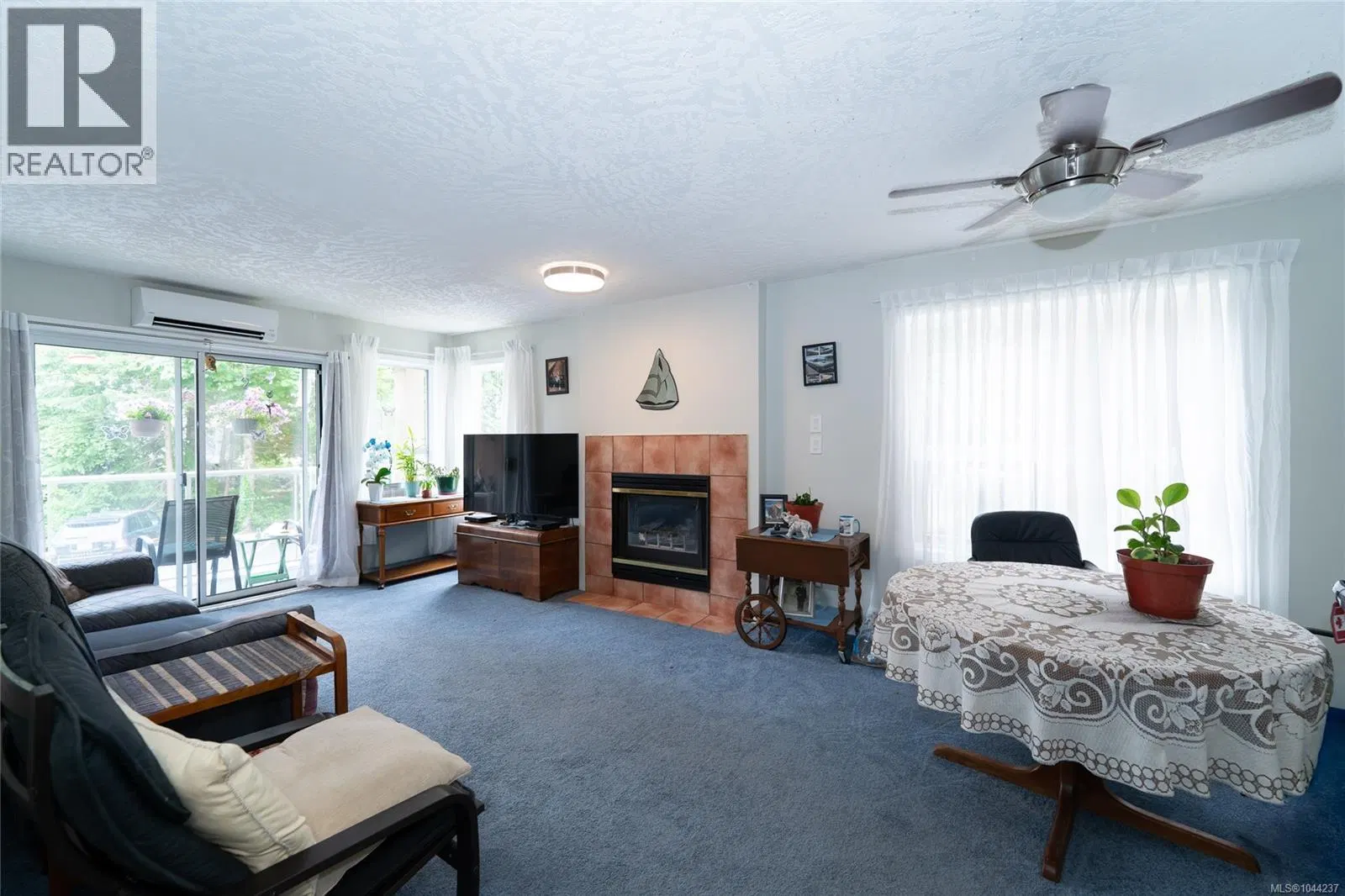 Photo 1 of 24 at #203A – 3000 Oak Street