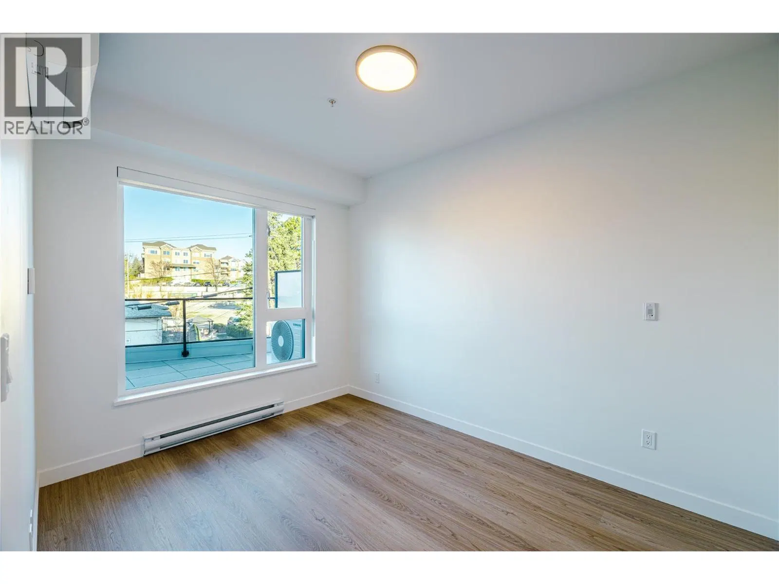 Photo 3 of 21 at #314 – 1380 Pridham Avenue