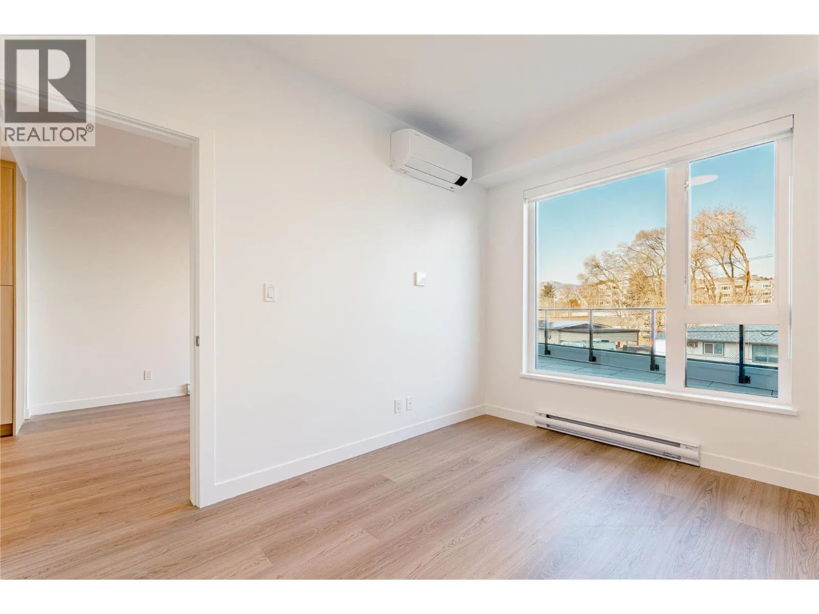 Photo 4 of 21 at #314 – 1380 Pridham Avenue