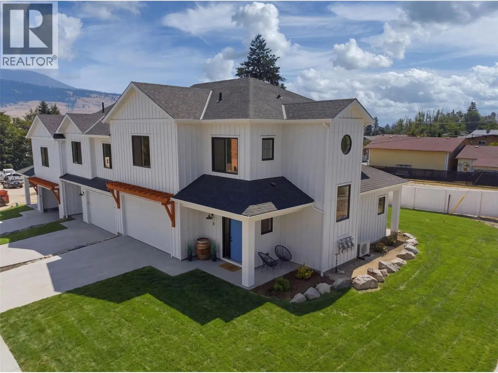 #8 – 11565 Okanagan Centre Road