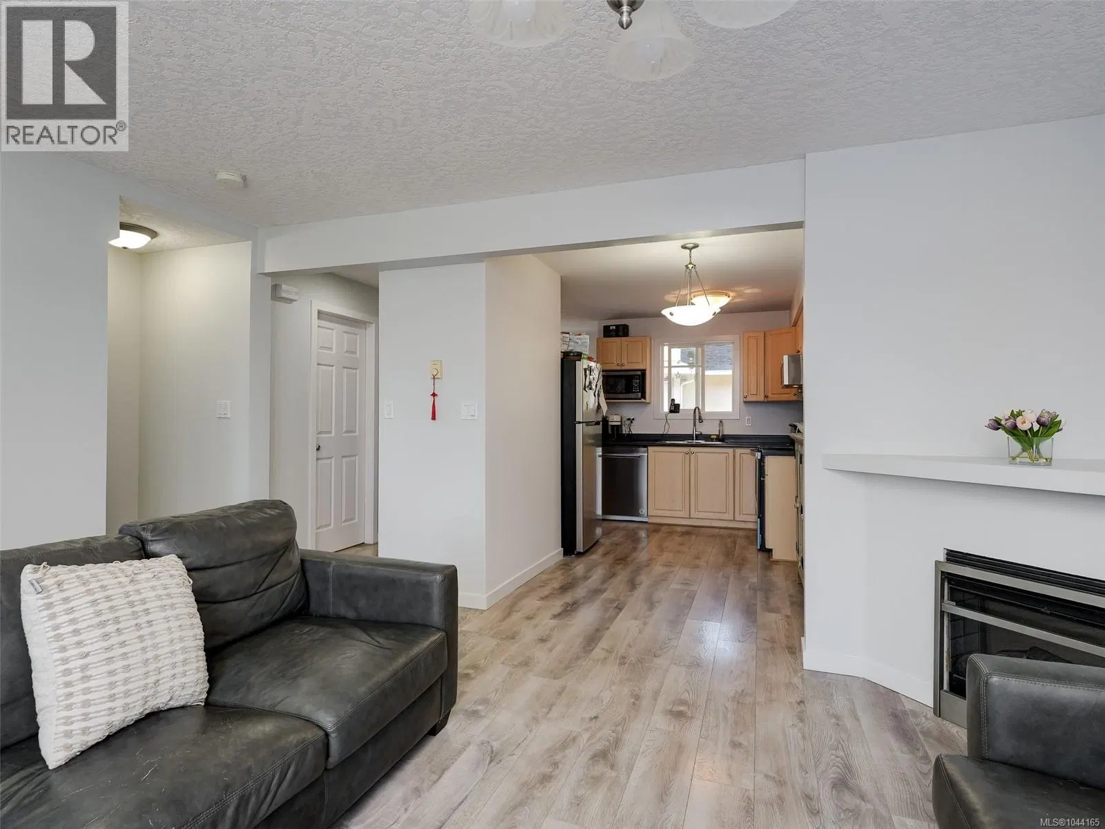 Photo 3 of 25 at #4 – 311 Burnside Road