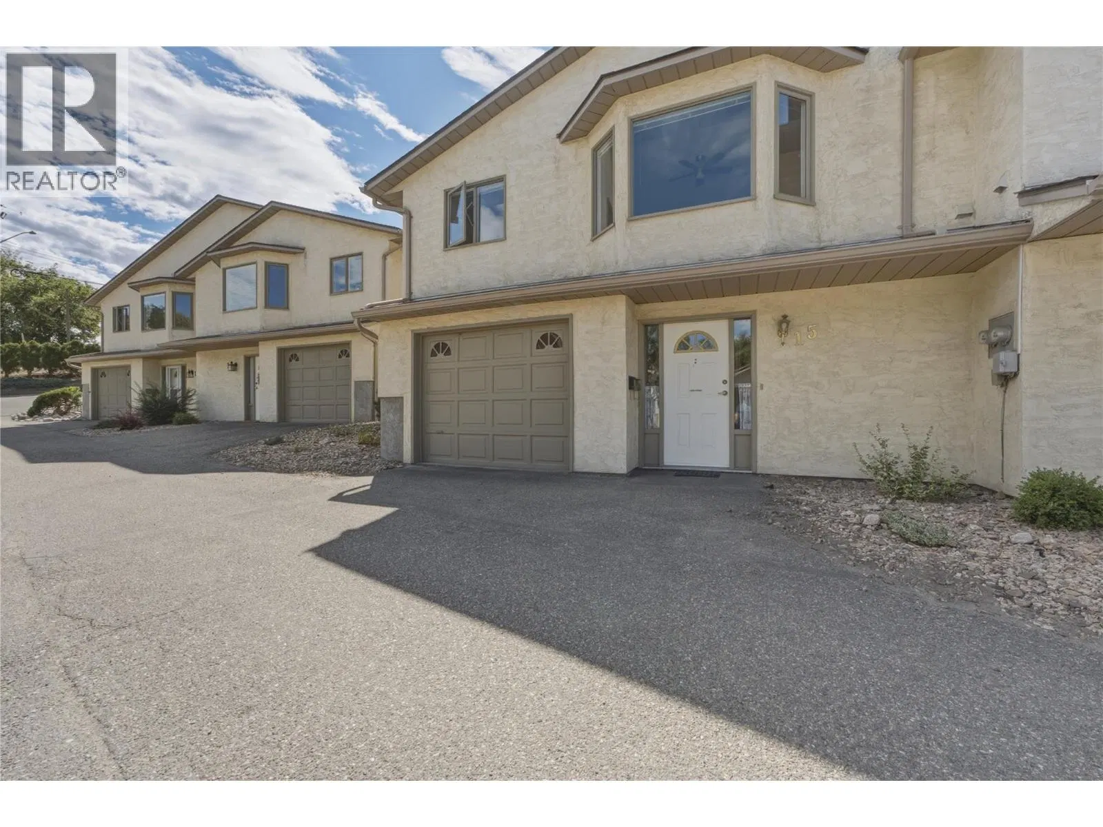 Photo 2 of 40 at #15 – 3850 Argyle Avenue