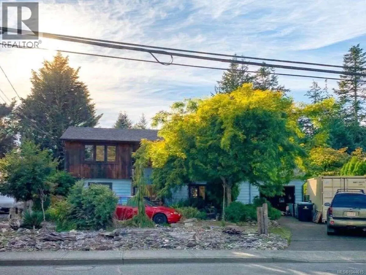 Photo 1 of 16 at 347 Pritchard Road
