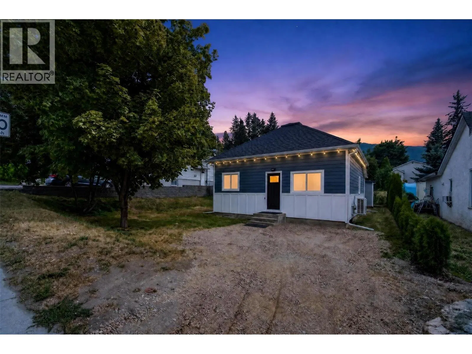 Photo 3 of 46 at 630 Okanagan SE Avenue