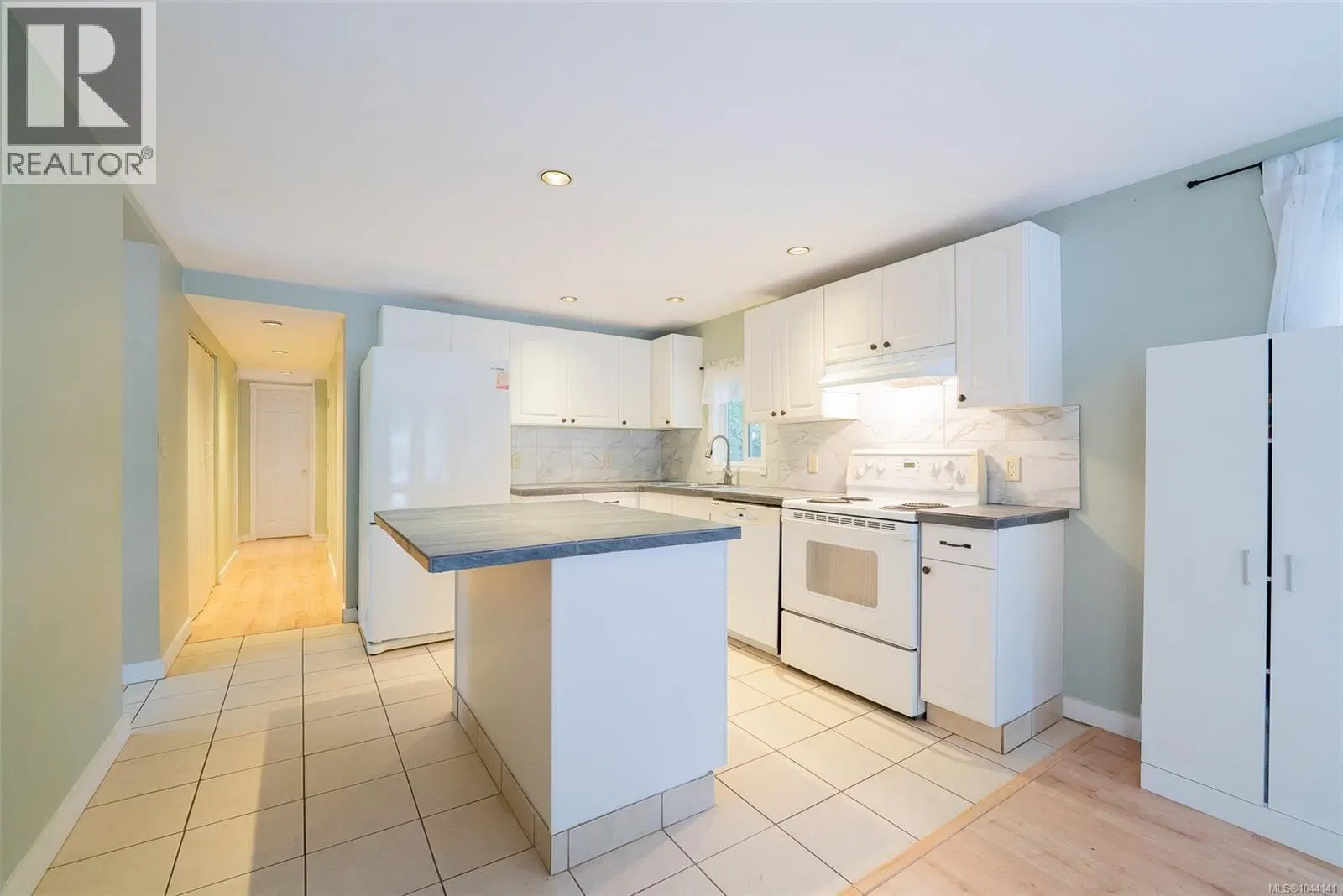 Photo 3 of 20 at #22 – 1310 Spruston Road